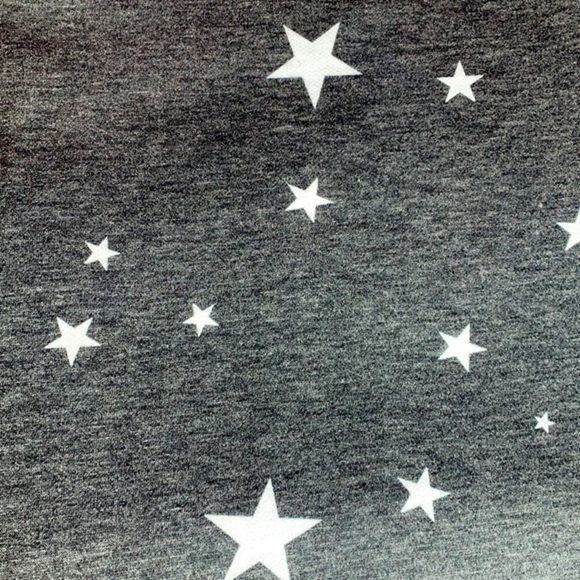 Green Envelope Stars Print Scoop Neck Top Handkerchief Hem NWT - Picture 5 of 7